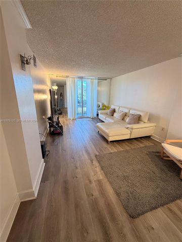 16851 NE 23rd Ave B304, North Miami Beach, FL 33160