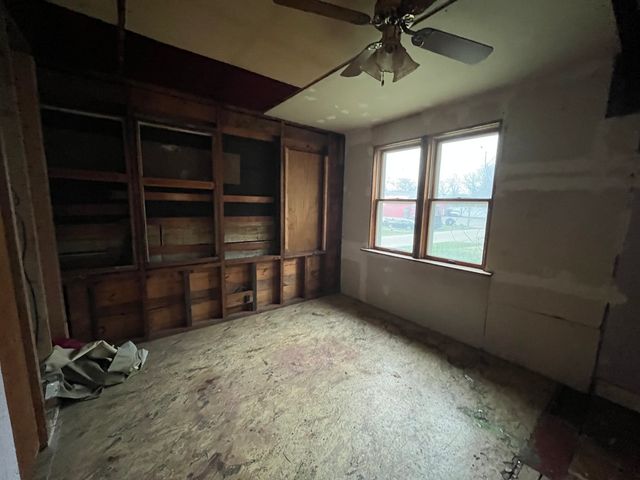 1301 E Jackson Street, Joliet, IL 60432