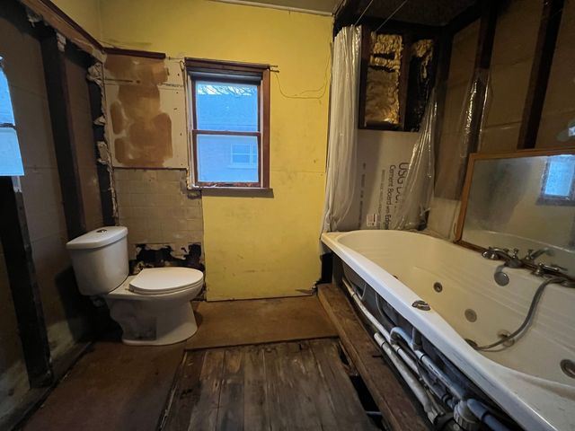 1301 E Jackson Street, Joliet, IL 60432