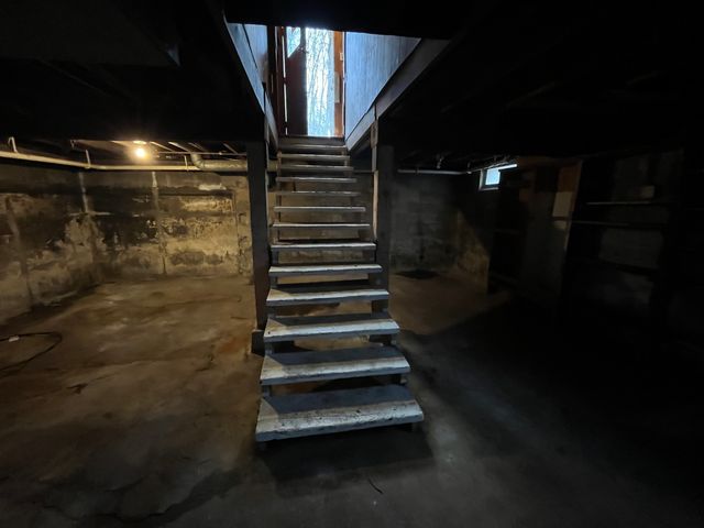 1301 E Jackson Street, Joliet, IL 60432