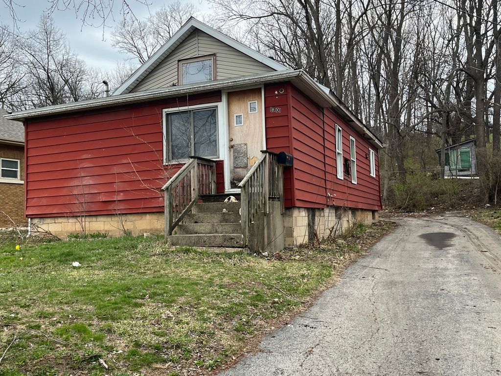 1301 E Jackson Street, Joliet, IL 60432