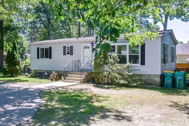 20 Riverside Drive, Fremont, NH 03044