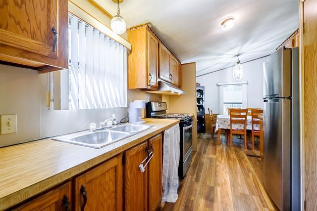 20 Riverside Drive, Fremont, NH 03044
