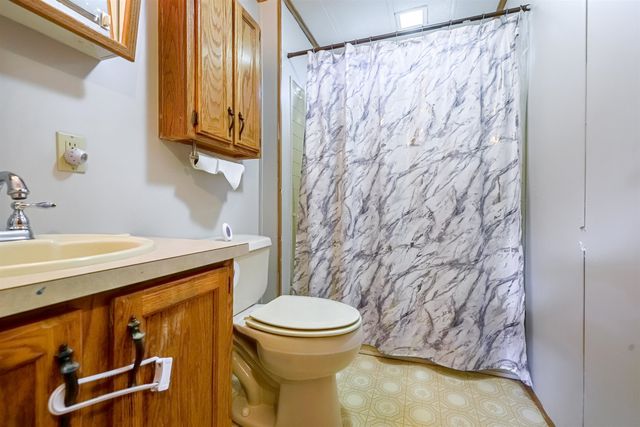 20 Riverside Drive, Fremont, NH 03044