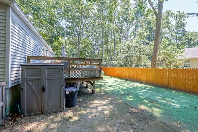 20 Riverside Drive, Fremont, NH 03044