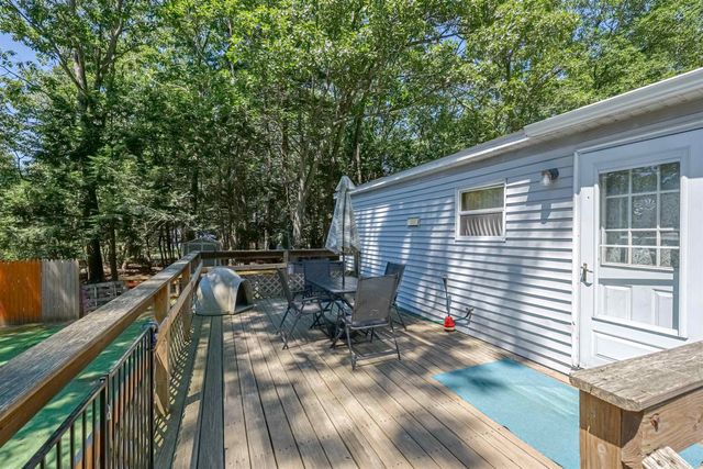 20 Riverside Drive, Fremont, NH 03044