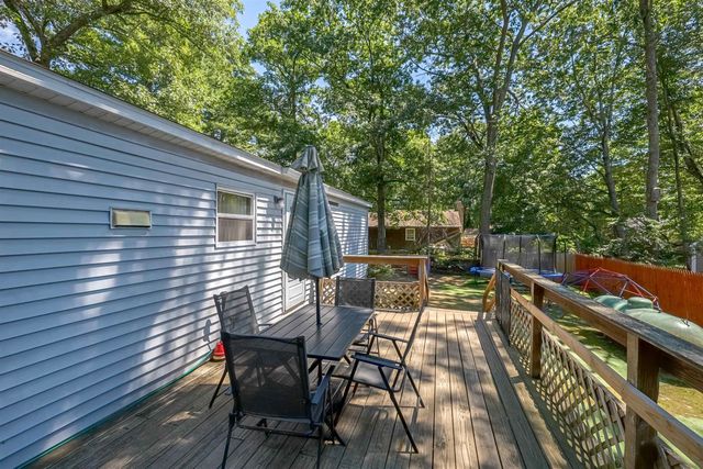 20 Riverside Drive, Fremont, NH 03044