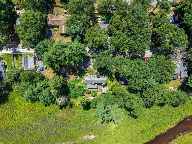20 Riverside Drive, Fremont, NH 03044
