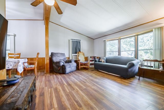 20 Riverside Drive, Fremont, NH 03044