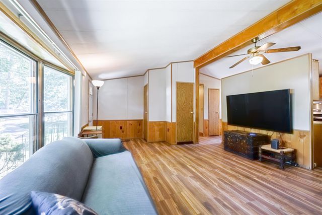 20 Riverside Drive, Fremont, NH 03044