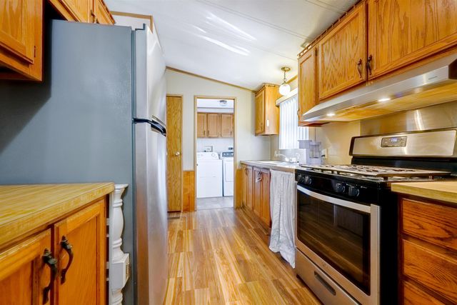 20 Riverside Drive, Fremont, NH 03044