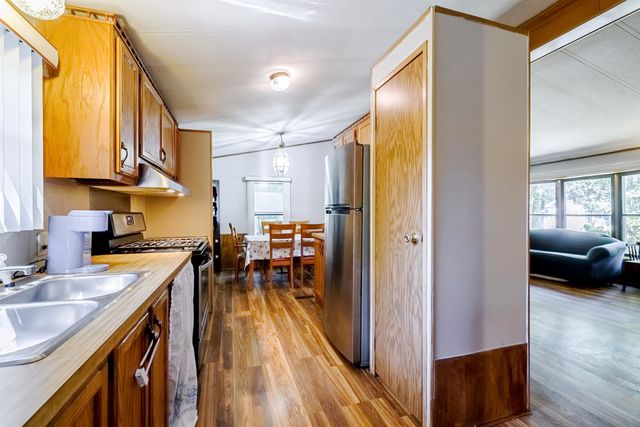 20 Riverside Drive, Fremont, NH 03044