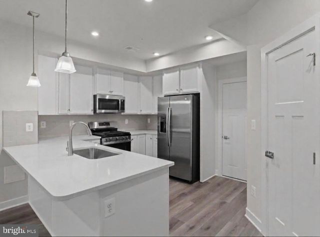 24230 ULLAPOOL TER, Sterling, VA 20166