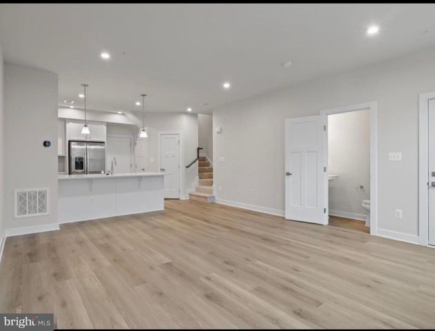 24230 ULLAPOOL TER, Sterling, VA 20166