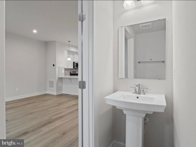 24230 ULLAPOOL TER, Sterling, VA 20166