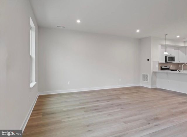 24230 ULLAPOOL TER, Sterling, VA 20166
