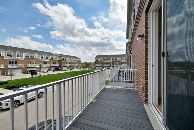 2922 Reflection Drive, Naperville, IL 60564