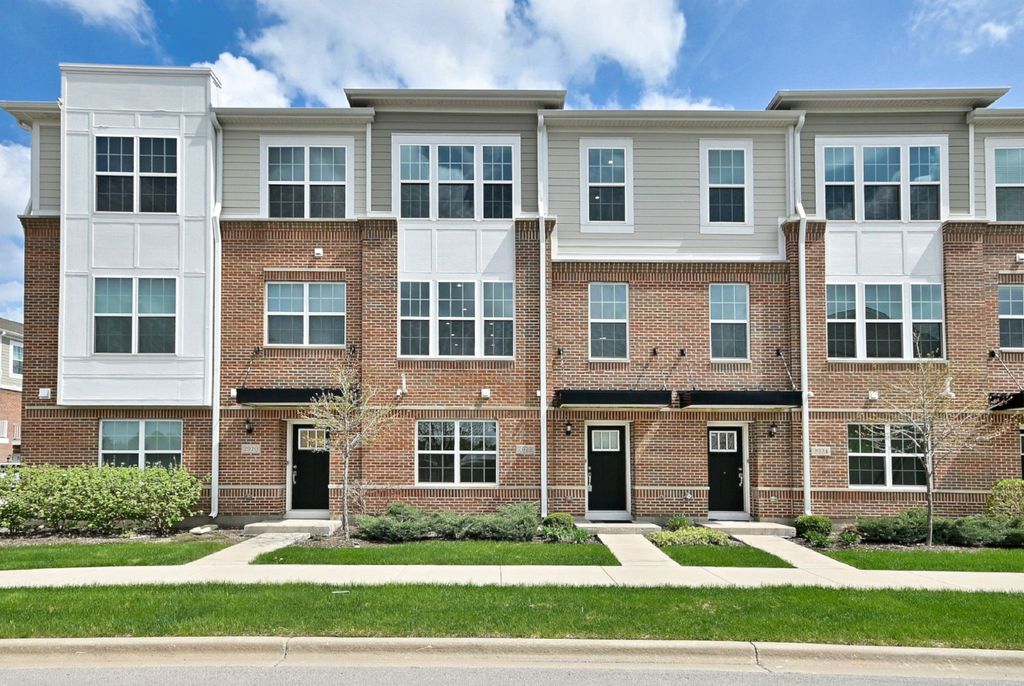 2922 Reflection Drive, Naperville, IL 60564