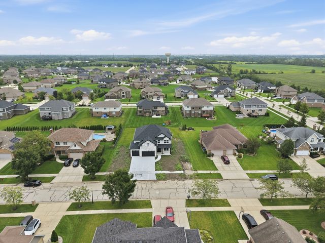 23039 Lakeview Estates Boulevard, Frankfort, IL 60423