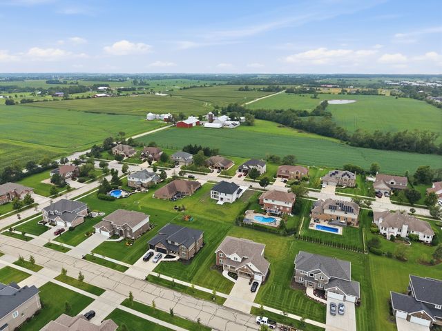 23039 Lakeview Estates Boulevard, Frankfort, IL 60423