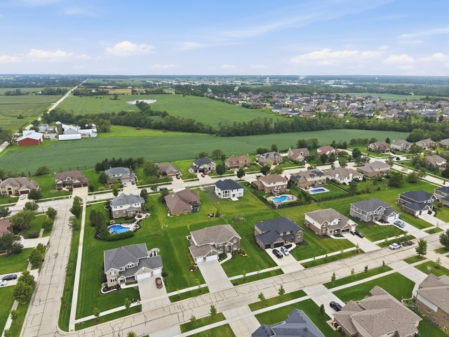 23039 Lakeview Estates Boulevard, Frankfort, IL 60423