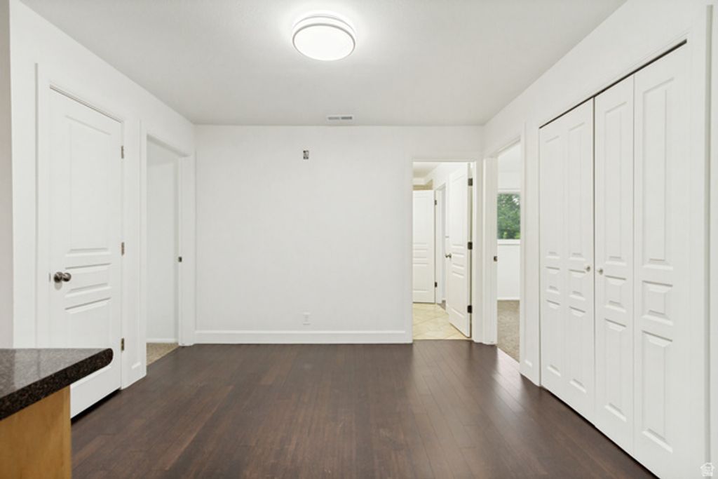 Image 6 of property listing at 269 E HILL AVE #5, Millcreek, UT 84107