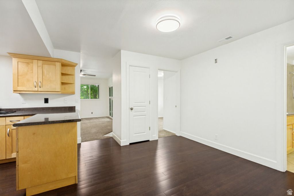 Image 10 of property listing at 269 E HILL AVE #5, Millcreek, UT 84107