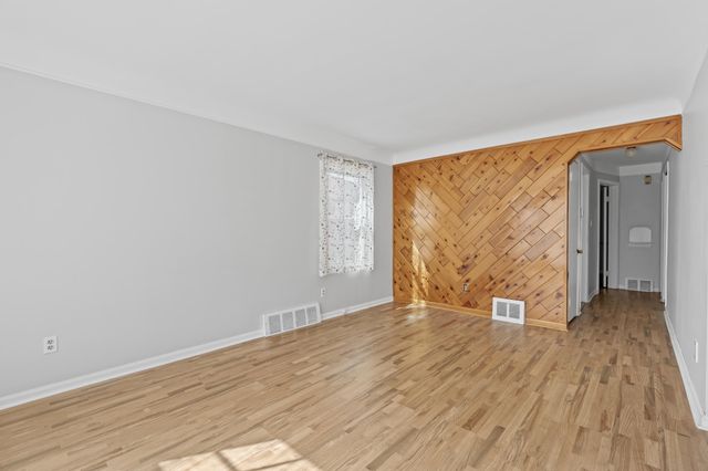 7210 Buckingham ave Avenue, Allen Park, MI 48101