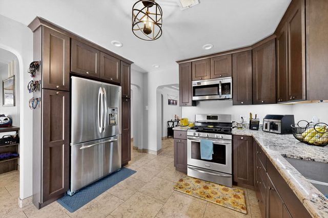 534 Muscatel Avenue NE, Albuquerque, NM 87107
