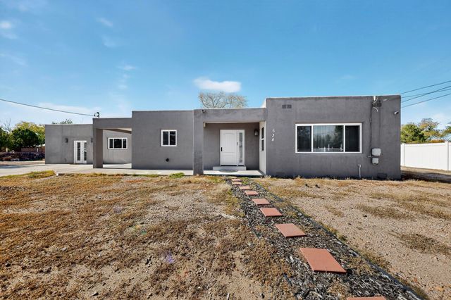 534 Muscatel Avenue NE, Albuquerque, NM 87107