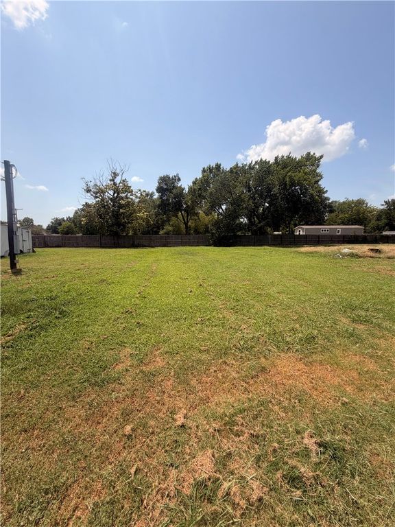 404 North Wrangler Street, Franklin, TX 77856 — exterior