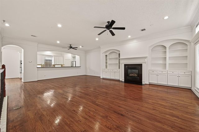 1002 W 22nd Street, Houston, TX 77008