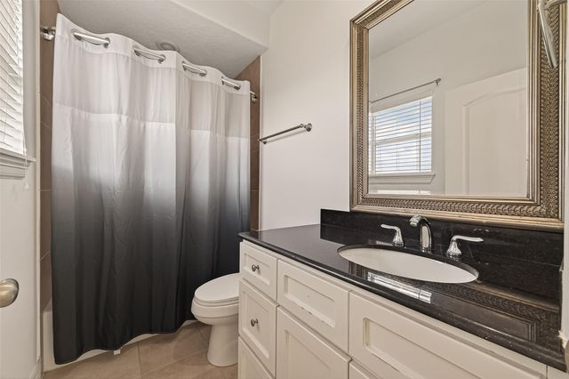 1002 W 22nd Street, Houston, TX 77008