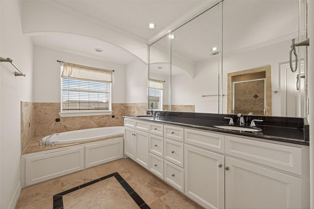 1002 W 22nd Street, Houston, TX 77008