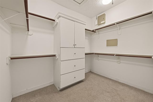 1002 W 22nd Street, Houston, TX 77008