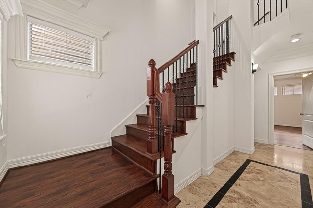 1002 W 22nd Street, Houston, TX 77008