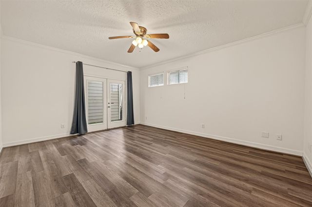 1002 W 22nd Street, Houston, TX 77008