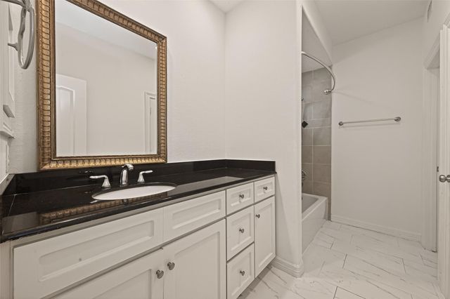 1002 W 22nd Street, Houston, TX 77008