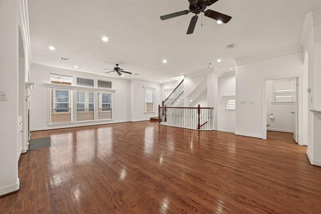 1002 W 22nd Street, Houston, TX 77008