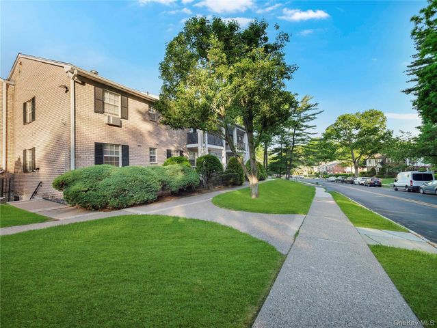 1 Doxbury Lane, Suffern, NY 10901