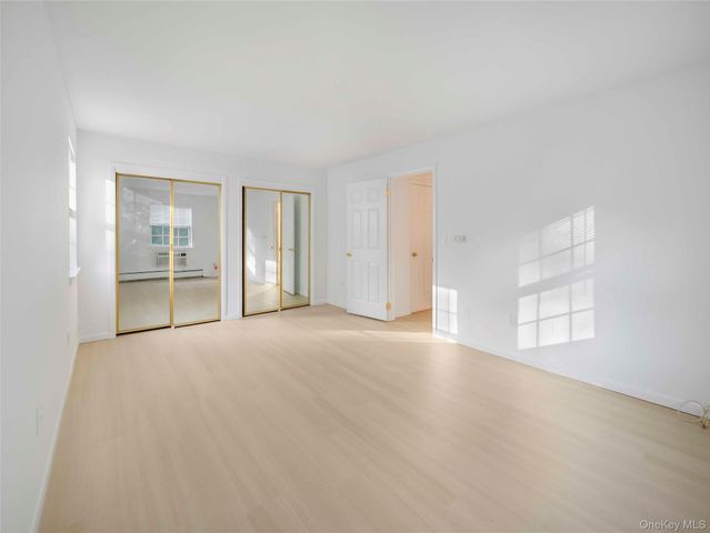 1 Doxbury Lane, Suffern, NY 10901
