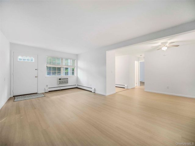 1 Doxbury Lane, Suffern, NY 10901