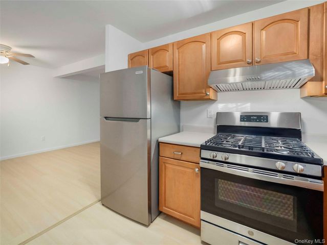 1 Doxbury Lane, Suffern, NY 10901