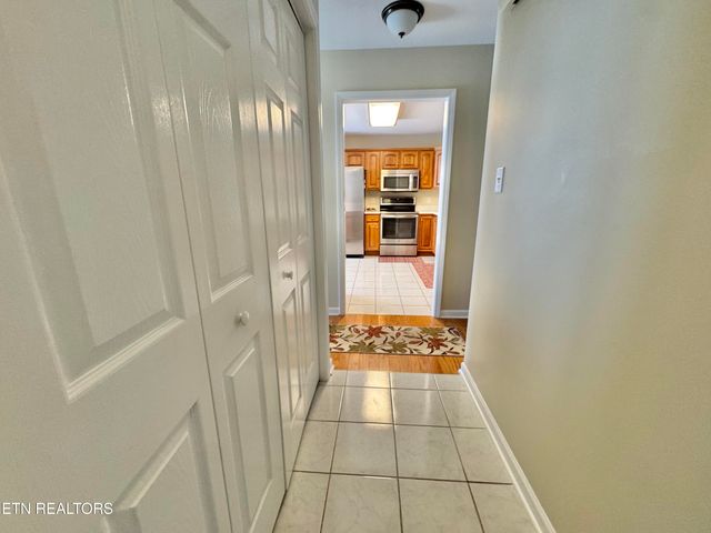 7512 Saint Baron Way, Powell, TN 37849