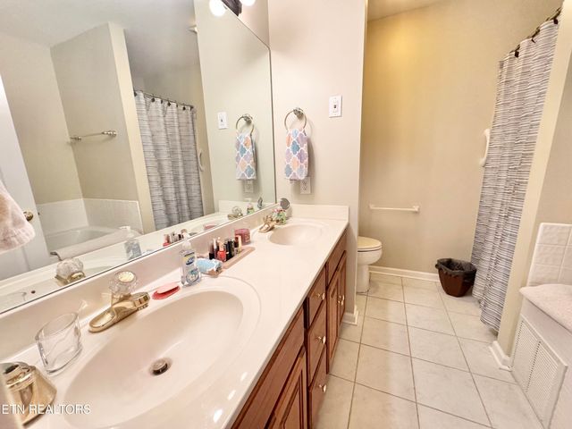 7512 Saint Baron Way, Powell, TN 37849