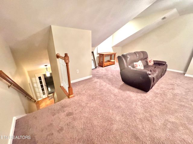 7512 Saint Baron Way, Powell, TN 37849