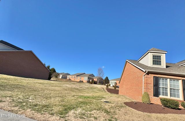 7512 Saint Baron Way, Powell, TN 37849