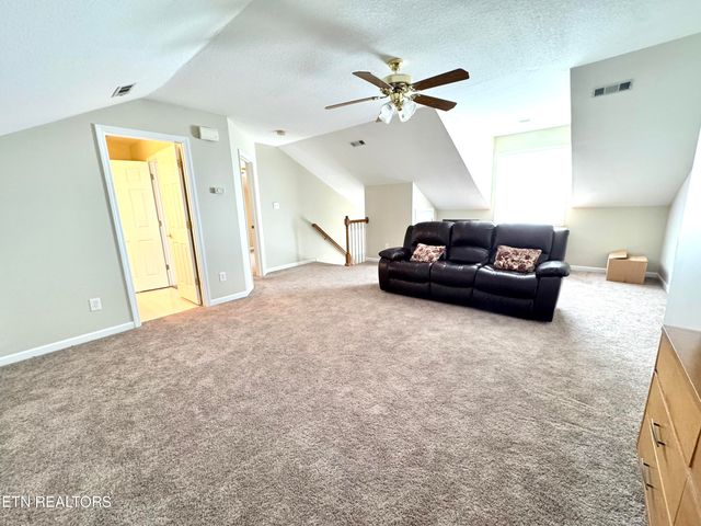 7512 Saint Baron Way, Powell, TN 37849