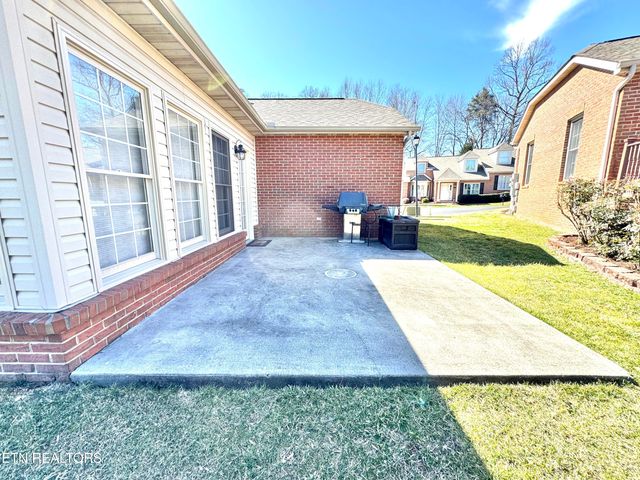 7512 Saint Baron Way, Powell, TN 37849