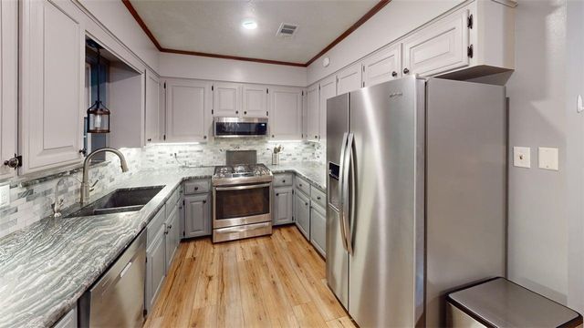 2108 Pantera Drive, Bryan, TX 77807